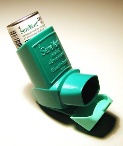640px-AsthmaInhaler